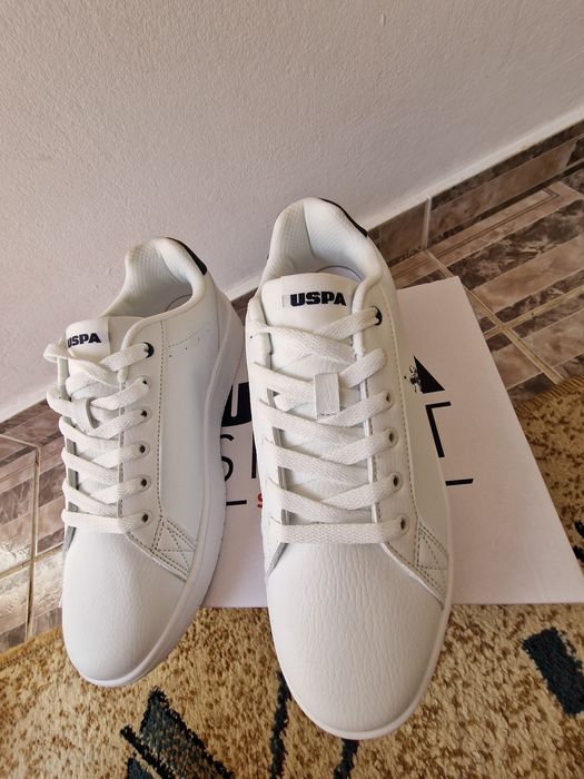 Vand pantofi sport marimea 42