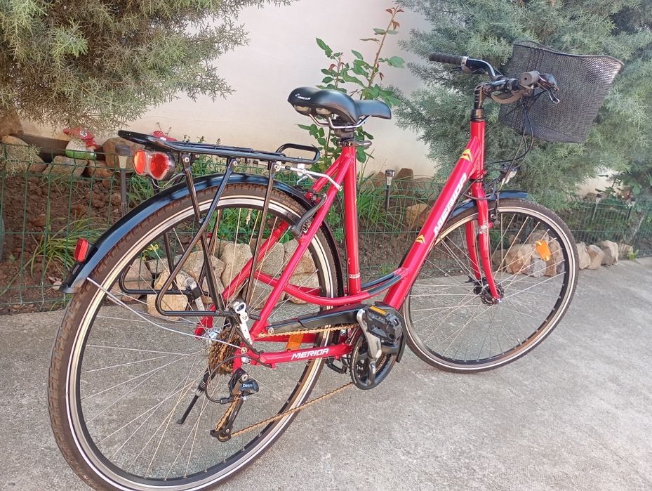 Vand bicicleta dama,roti 28,cu 21 vit,stare f buna!