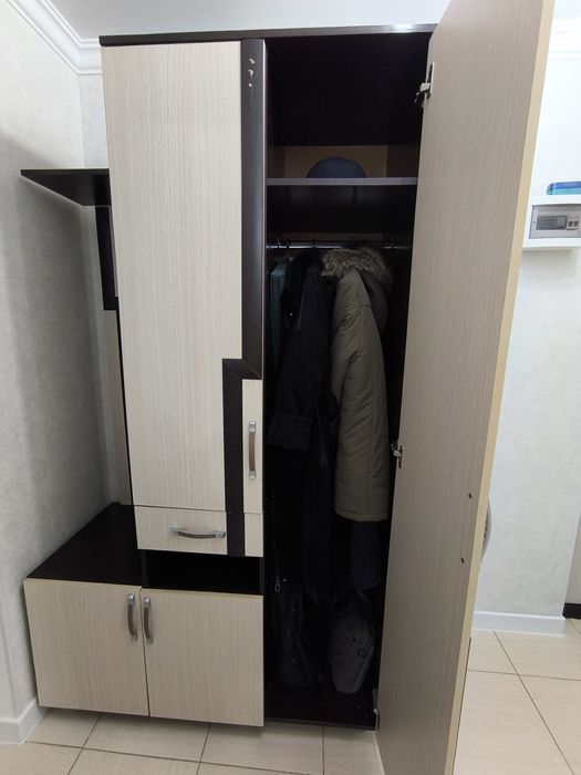 Продам шкаф для прихожей