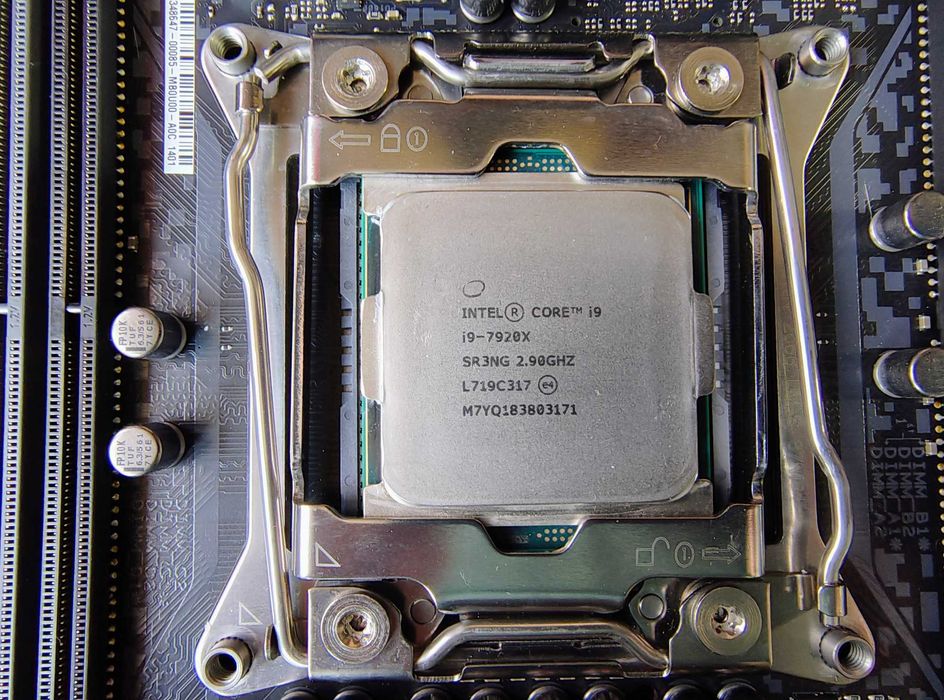 Placa de baza Asus TUF X299 MARK 1, I9 7920X, socket 2066.