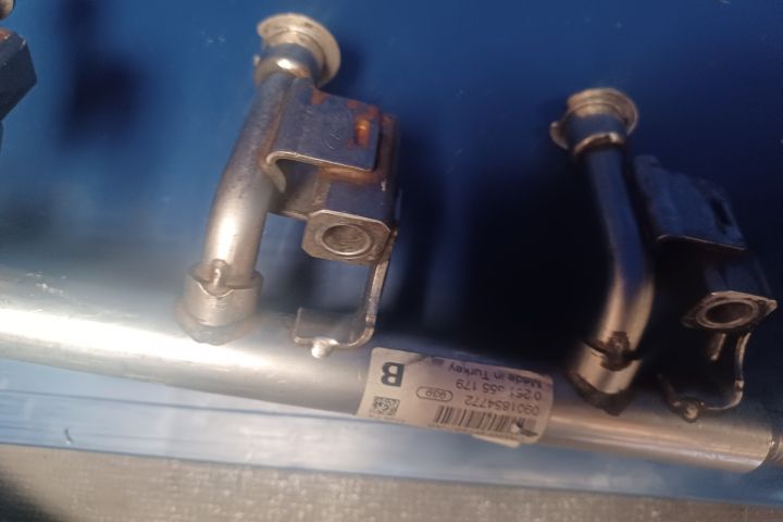 Rampa injectoare DM5G9H487AB Ford B-MAX prima generatie