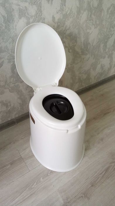 Туалет мобильный пластиковый, отличное качество, удобный, недорого.