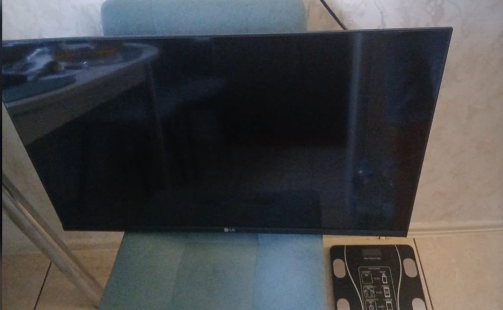 LG FullHD 32" WebOSmart Tv