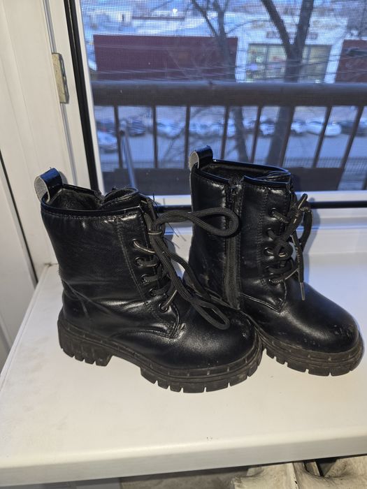 Продам детский обувь цена за 5 пар