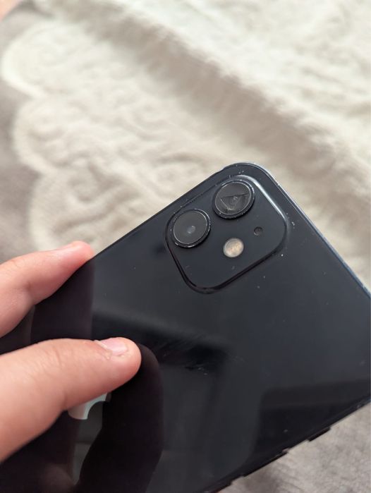 Продам обменяю айфон 12