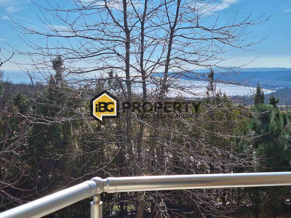 Двустаен апартамент с две бани и две тераси в град Бяла