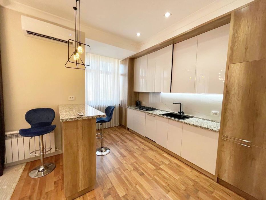 Продается Квартира 3х ком 90м2 ЖК Parisien Ул бабура аэропорт