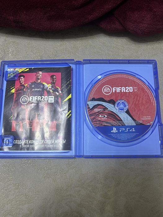 диск ps4 FIFA 20