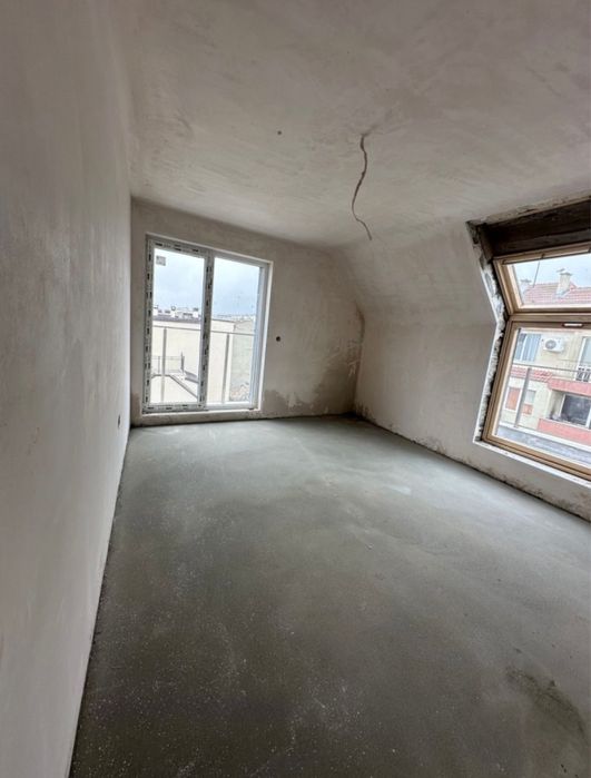 Продава се Тристаен апартамент в Варна, Колхозен пазар - 110 кв.м за 1500 €/кв.м - Снимка #6