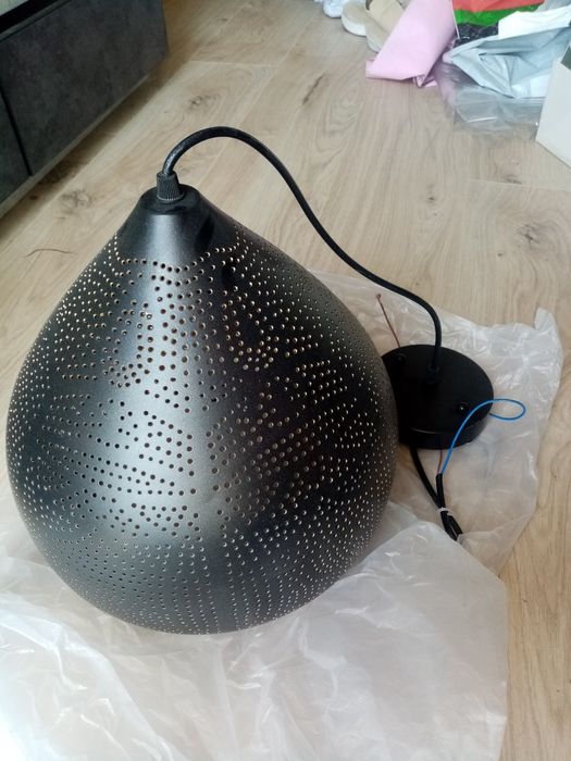 Продаётся люстра чёрного цвета