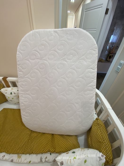 Детская кровать с двумя матрасами