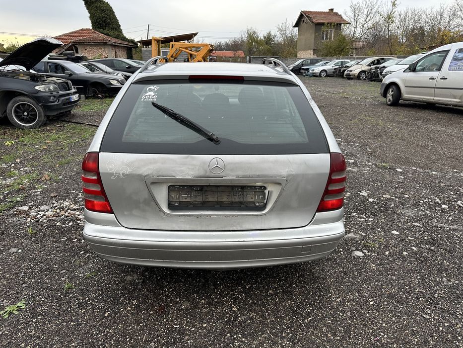 Мерцедес W203 2.2 дизел 2004 Г 116 кс ръчка 6 ск само на части