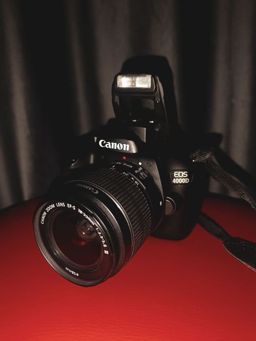Продам камеру canon 4000D