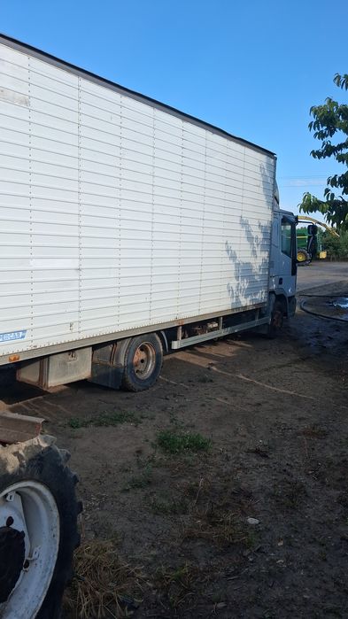 Cub iveco daily  7.5 tone bena  spațiu depozitare container comercial  7.5 tone euro cargo atego nissan  ford sprinter