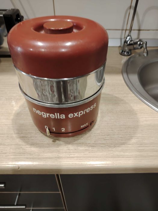 Vând aparat pentru glazurat înghețată Negrella Express