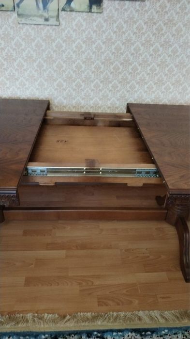 Срочно)Продам стол со стульями 6 шт