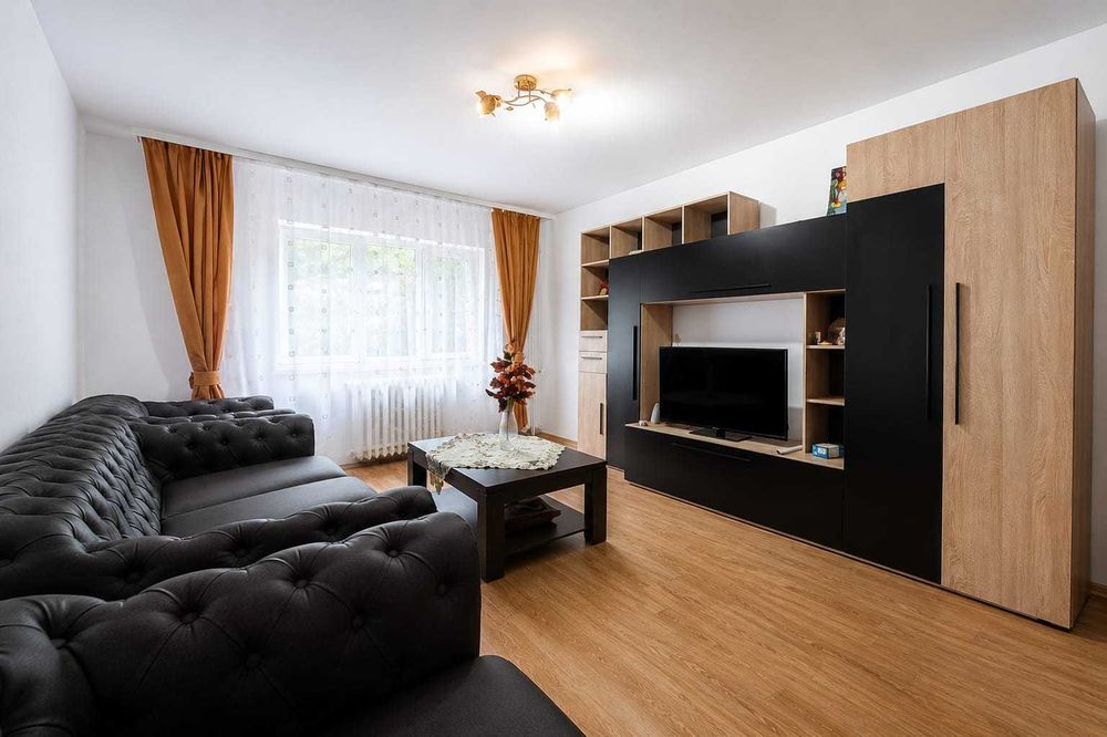 Inchiriez apartament 2 camere zona Rogerius