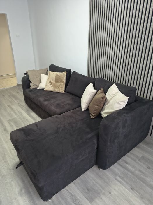 Vând colțar extensibil cu lada depozitare folosit foarte puțin 250×160