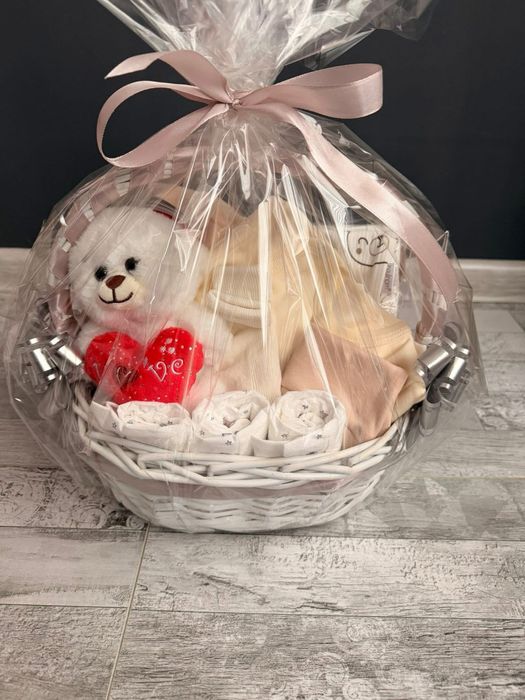 Кошница - Подарък за бебе