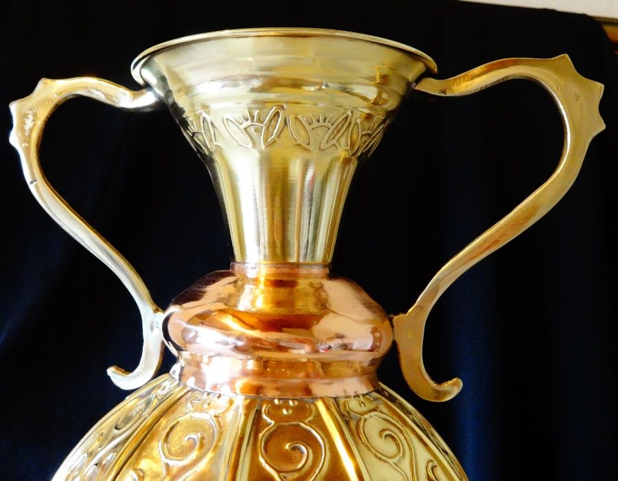 Медна ваза,медна кана,амфора 1.6 кг.