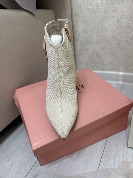 Женская обувь от josiny