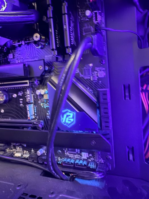 Мощно PC ASRock Gaming - Intel i9 с водно, 32TB DDR5, 1TB m.2 SSD