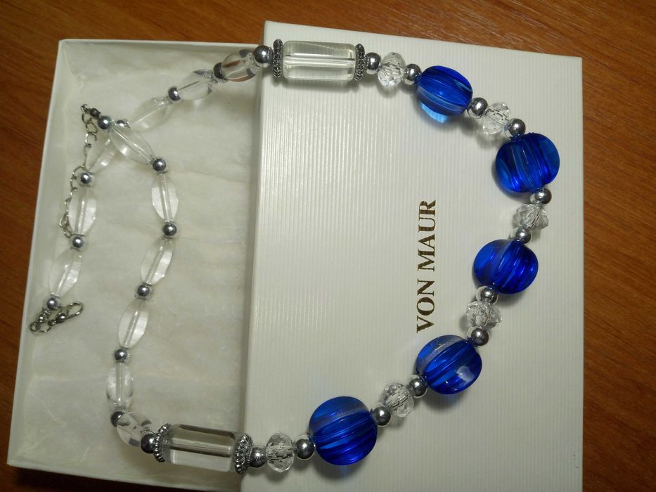 Шикарное новое ожерелье бусы с сережками.Цена 50 тыс за все