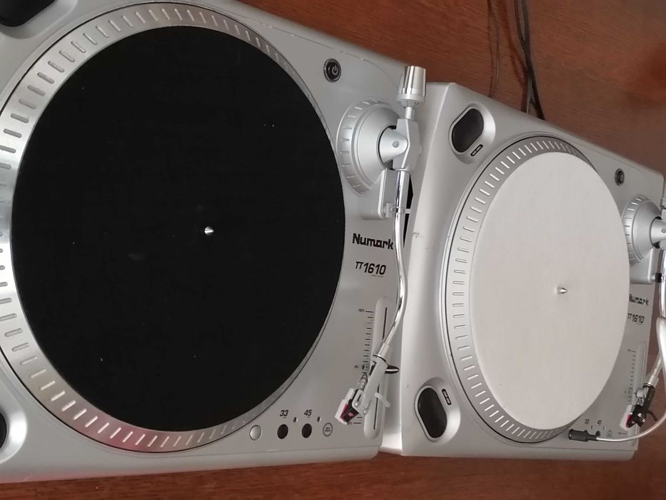 Pickup deck marca Numark TT1610 DJ aflat intr-o stare tehnica buna.