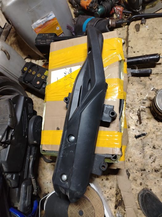 Продам глушители на скутера. 150