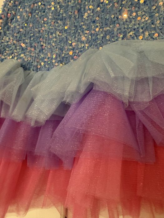 Платье на девочку нарядное