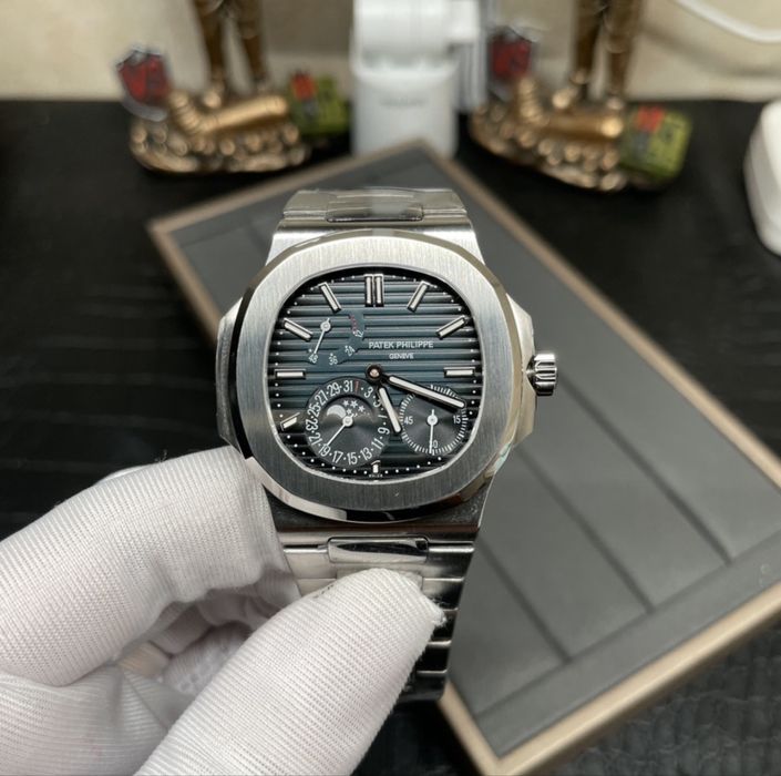 Patek Phillipe Nautilus 5712/ 1A