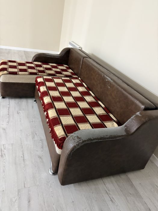 Продаю диван трансформер кровать.