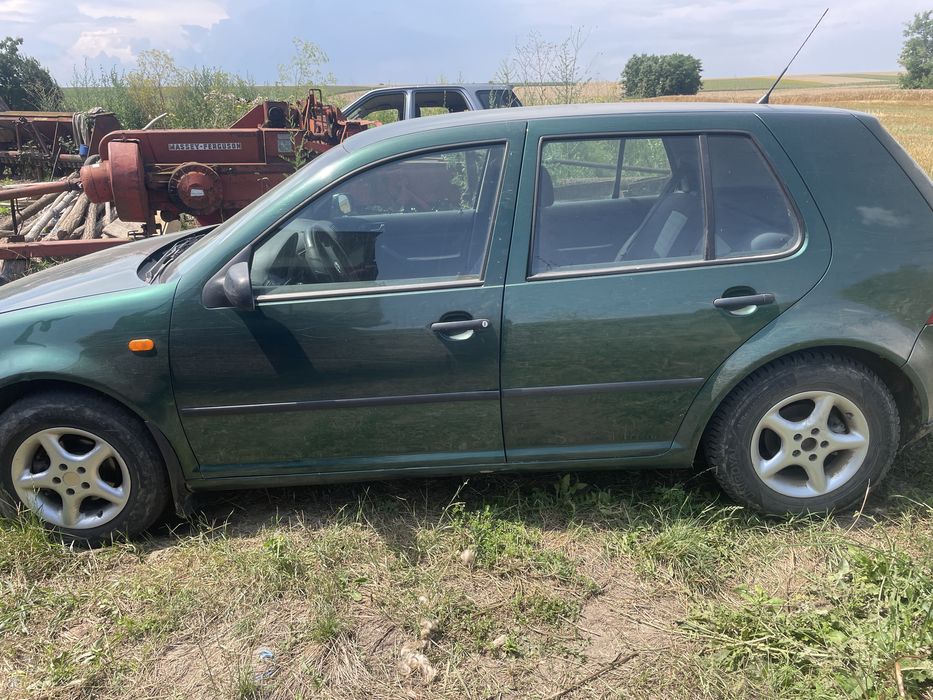 Vînd golf 4 în stare perfectă de functionare