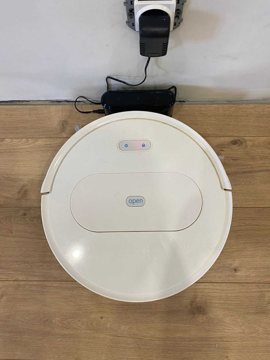 Робот-пылесос с WiFi управлением