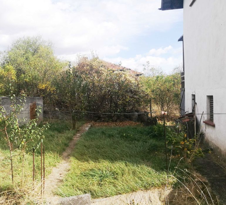 Продава се Къща в с. Садовик, Област Перник - 90 кв.м за 442 €/кв.м - Снимка #13