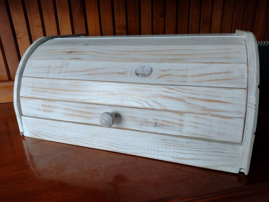 Кутия  за  хляб.