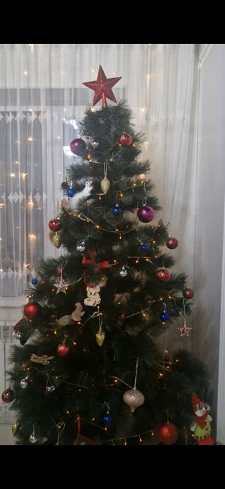 Продам ёлку искусственную