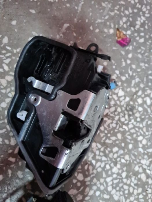Broasca usa actuator BMW F10 F11 F01 F20 F30 F31 F32 F34 F36 X3 X4 X5