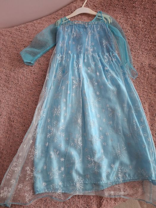 Карнавални рокли на принцеси