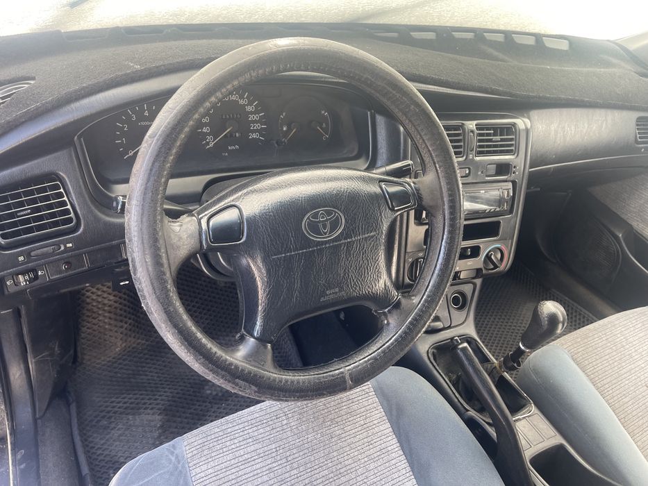 Toyota carina e салон обшивки сиденья