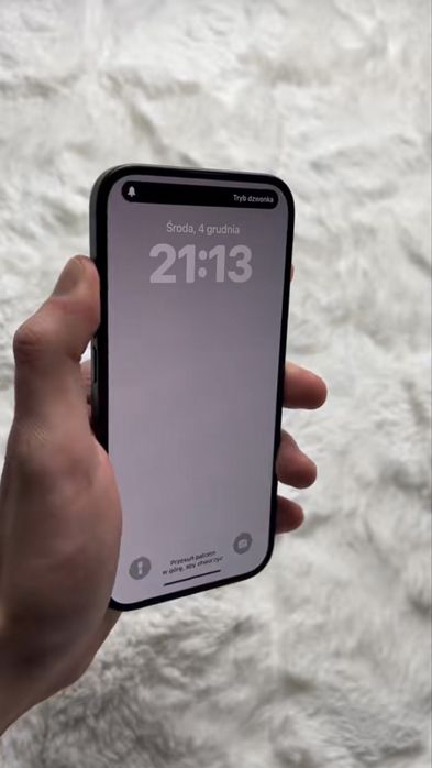 iPhone 15.