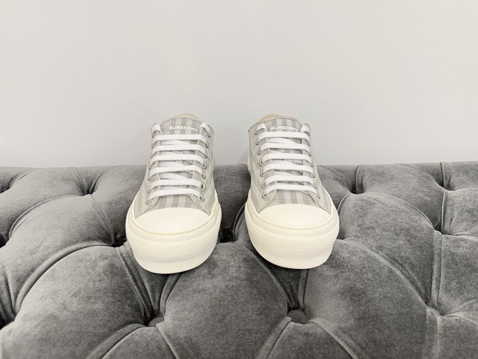 Burberry jack low check trainer grey
