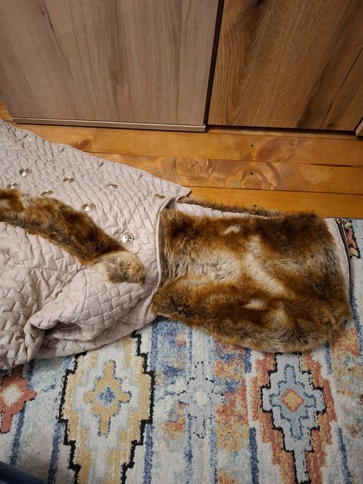 Дамско яке на марката Lucy