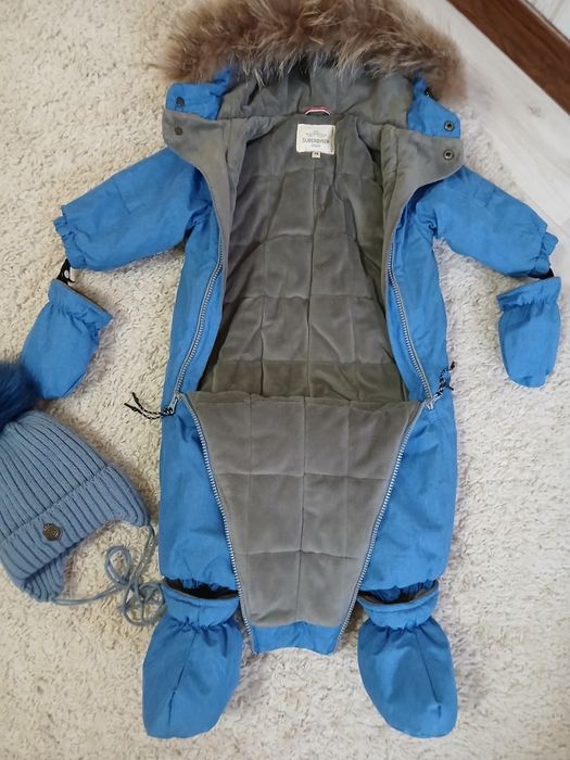 Продам комбинезоны детские б/у.