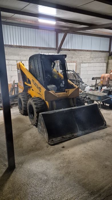 Mini încarcator Mustang