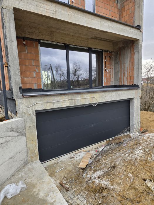 Usi de garaj/ usi tip rulou/ usa industriala/ usa batanta