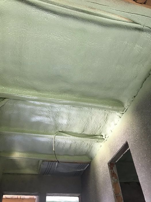 Izolatie Spuma Poliuretanica acoperiș si pod. Firma+Garanție 20 ani.