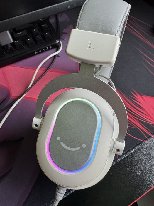 Продам наушники fifine h6