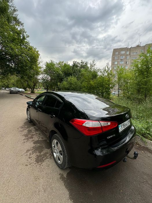 Kia Cerato 2013 .