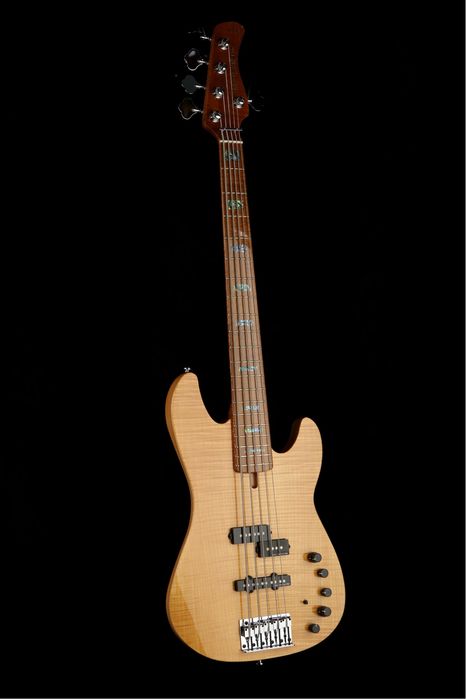 Бас гитара 5-стр. Marcus Miller P10